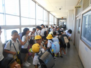 0918 色別集団下校 (3)